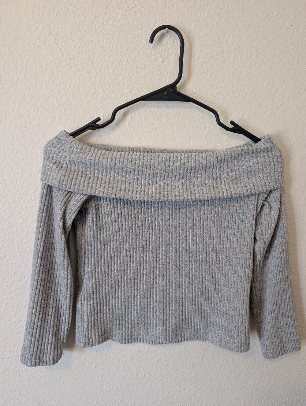 Girls SZ 10/12 Old Navy Light Gray Off Shoulder Sweater